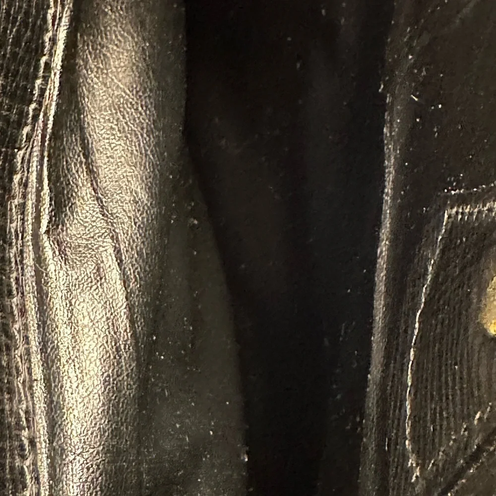 Burberrys Elegant Black Leather Unisex Business Bag EUC